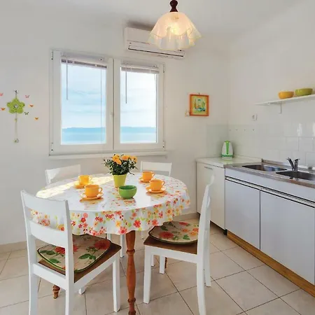 Two-bedroom Holiday In Labin بيت للعطل *