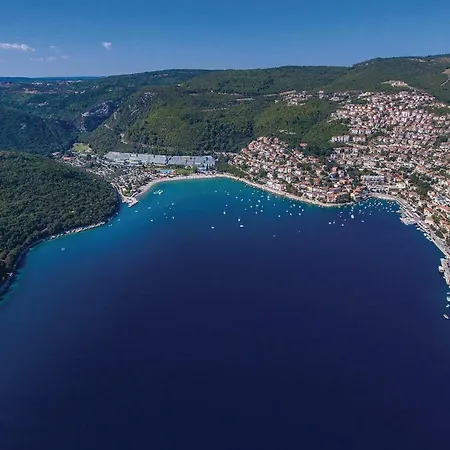 Two-bedroom Holiday In Labin بيت للعطل *