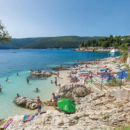 Two-bedroom Holiday In Labin بيت للعطل